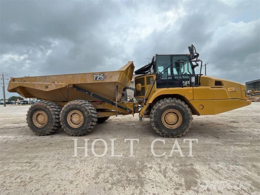 CAT 725 鉸接式起吊車