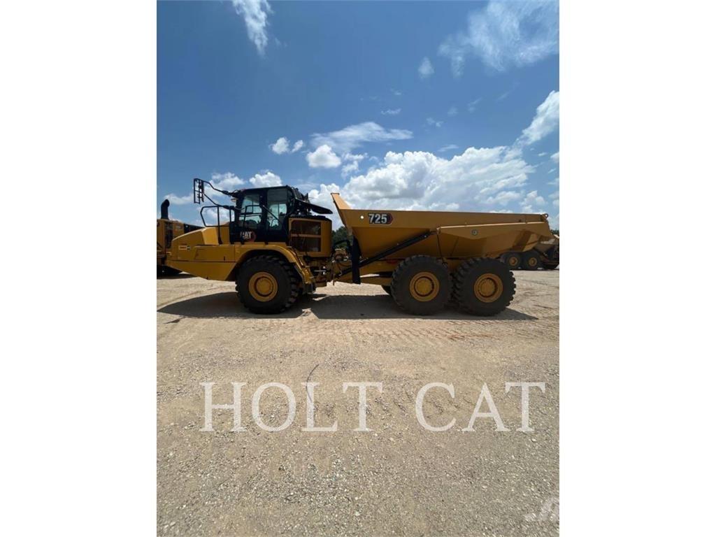 CAT 725 鉸接式起吊車