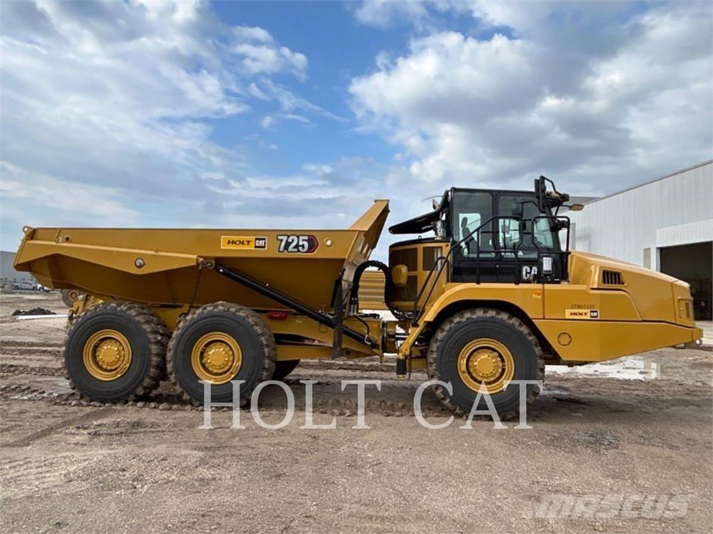 CAT 725 鉸接式起吊車