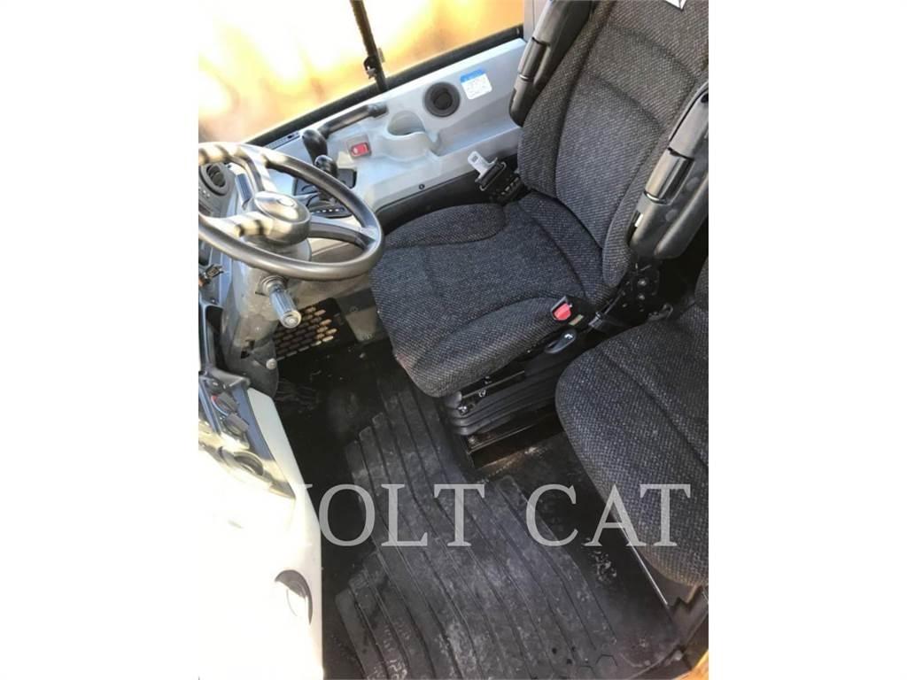 CAT 725C 鉸接式起吊車