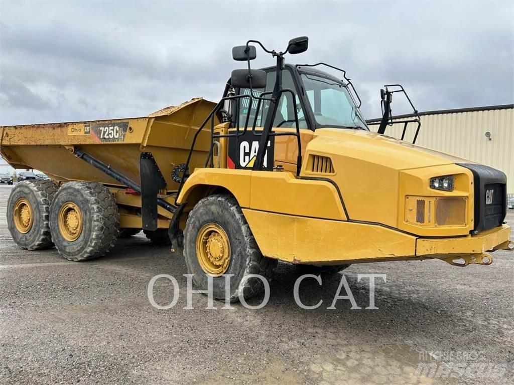 CAT 725C 鉸接式起吊車