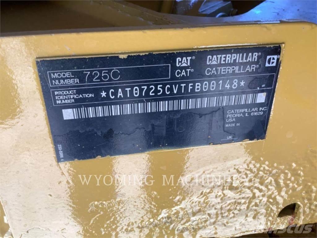 CAT 725C 鉸接式起吊車