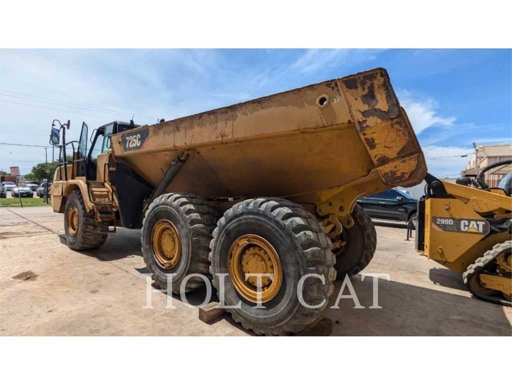 CAT 725C 鉸接式起吊車