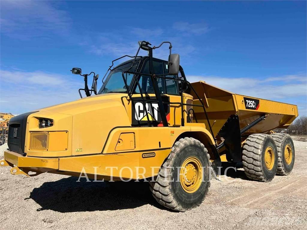 CAT 725C2 鉸接式起吊車