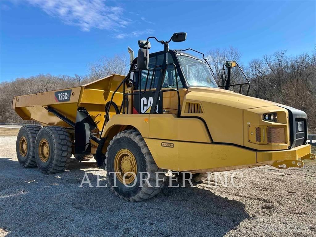 CAT 725C2 鉸接式起吊車