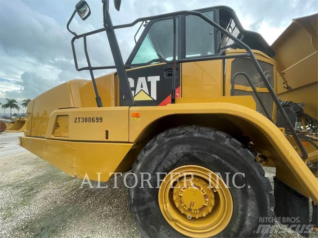 CAT 725C2 鉸接式起吊車