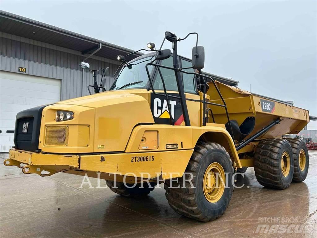 CAT 725C2 鉸接式起吊車