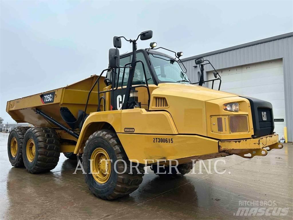 CAT 725C2 鉸接式起吊車