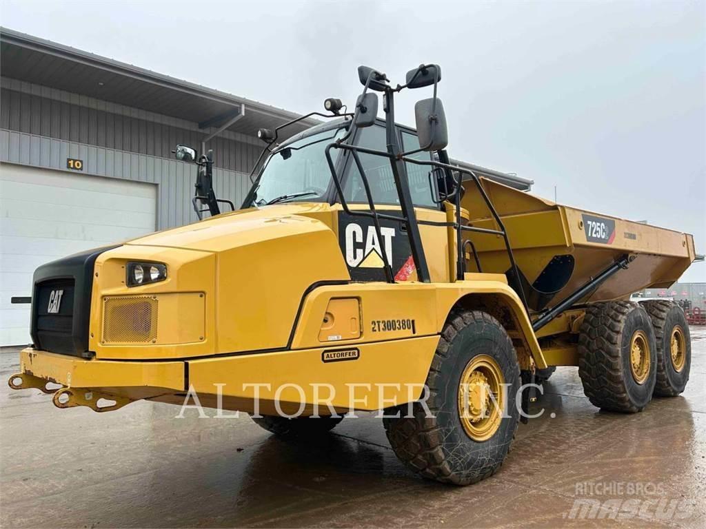 CAT 725C2 鉸接式起吊車