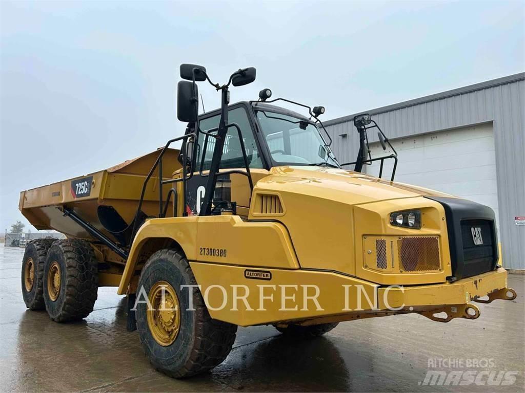 CAT 725C2 鉸接式起吊車