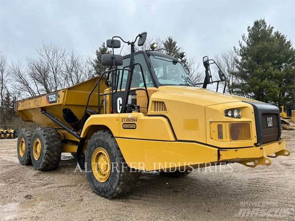 CAT 725C2 鉸接式起吊車