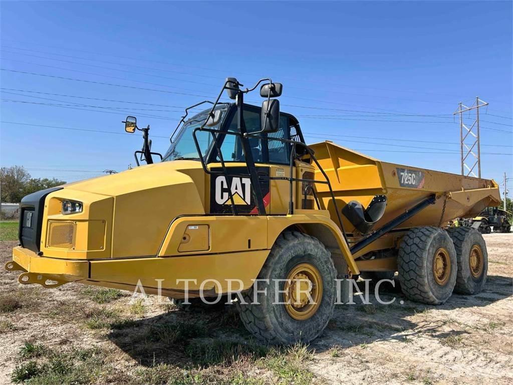 CAT 725C2 鉸接式起吊車