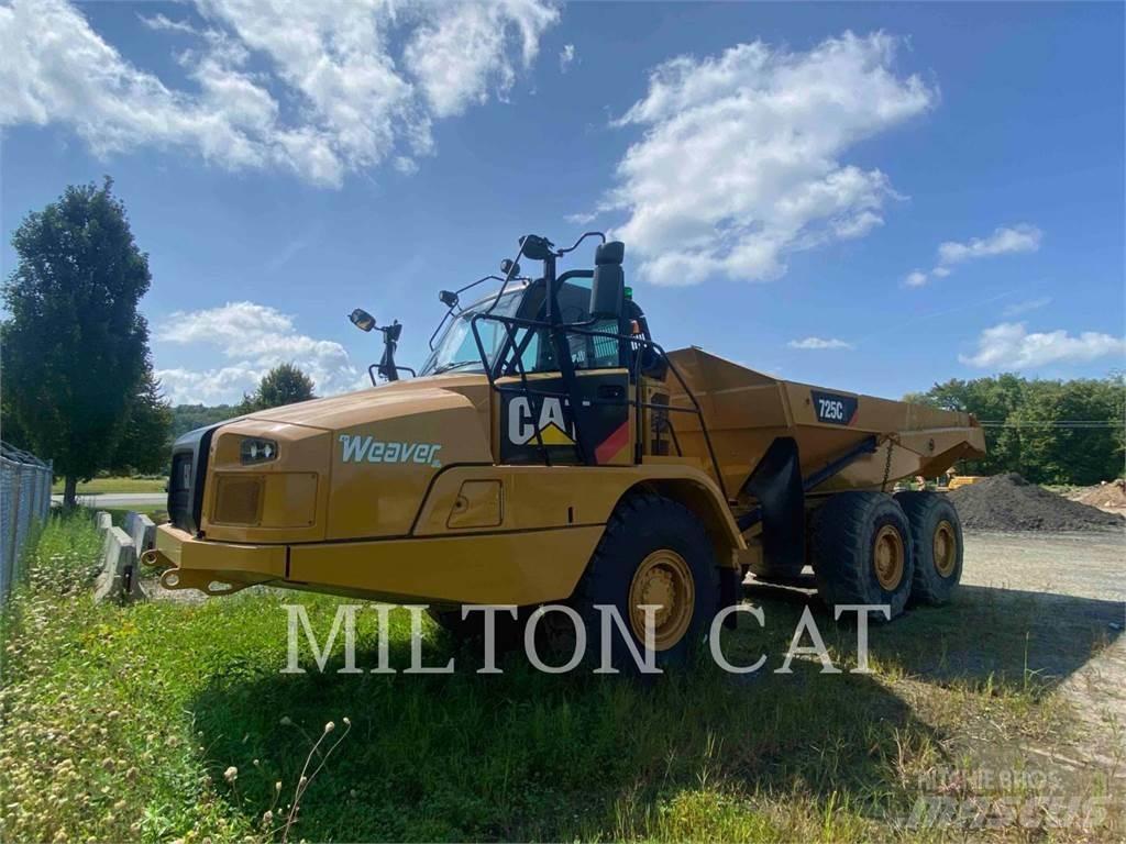 CAT 725C2 鉸接式起吊車