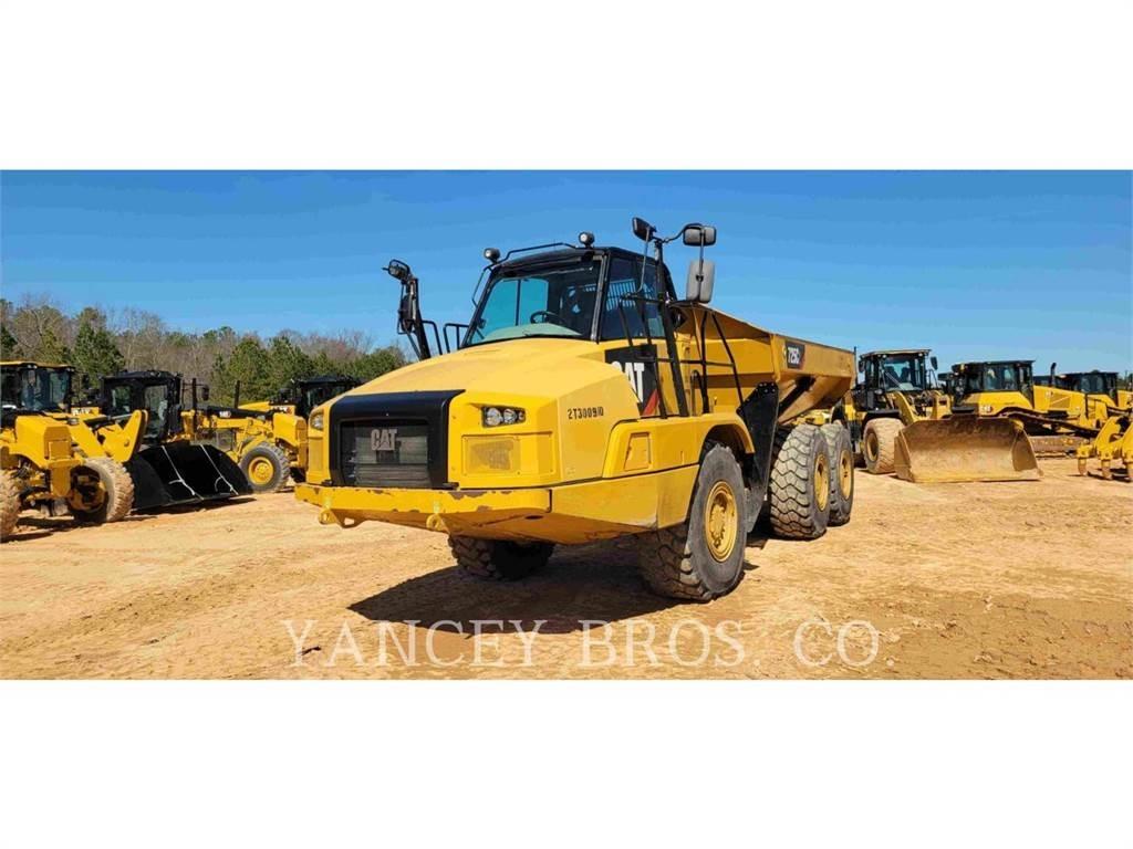CAT 725C2 鉸接式起吊車