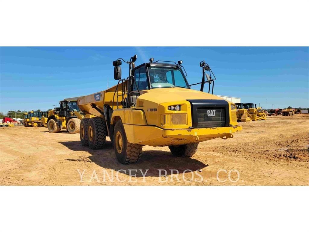 CAT 725C2 鉸接式起吊車