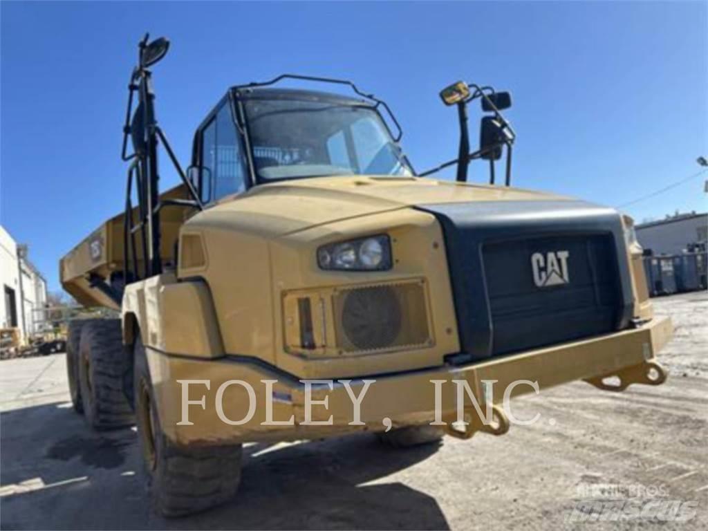 CAT 725C2 鉸接式起吊車