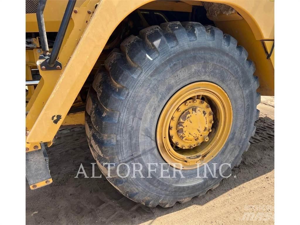 CAT 725C2 鉸接式起吊車