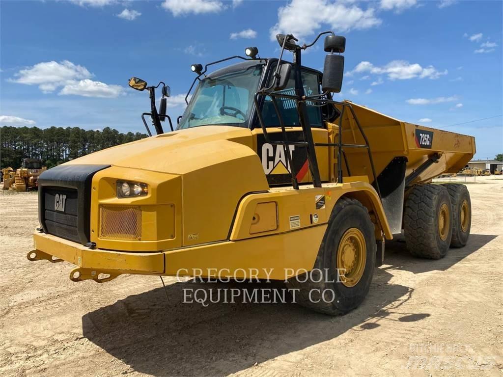 CAT 725C2 鉸接式起吊車