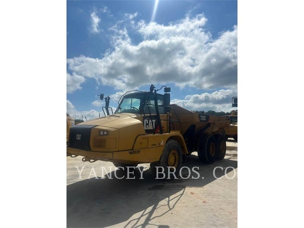 CAT 725C2 鉸接式起吊車