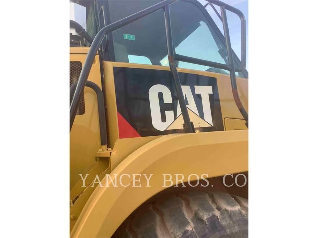 CAT 725C2 鉸接式起吊車