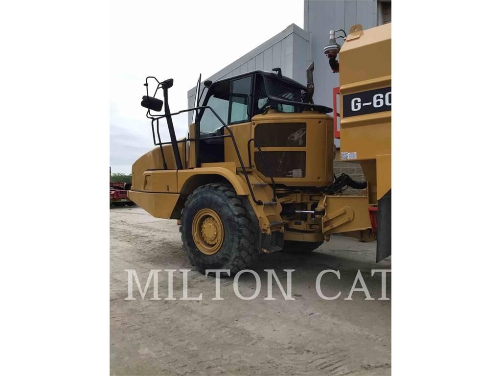 CAT 725C2 鉸接式起吊車