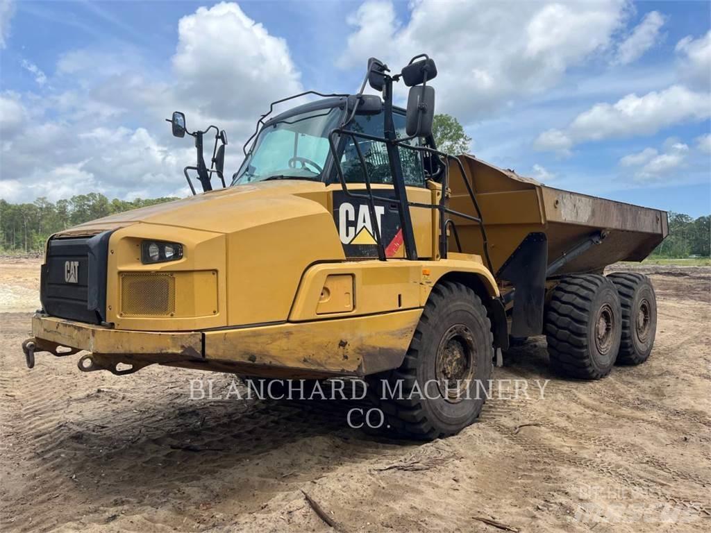 CAT 725C2 鉸接式起吊車