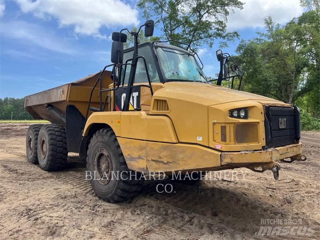 CAT 725C2 鉸接式起吊車
