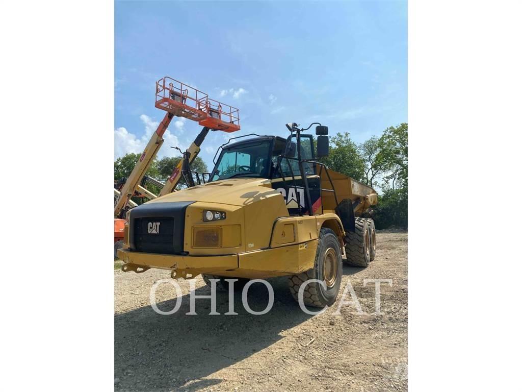 CAT 725C2 鉸接式起吊車