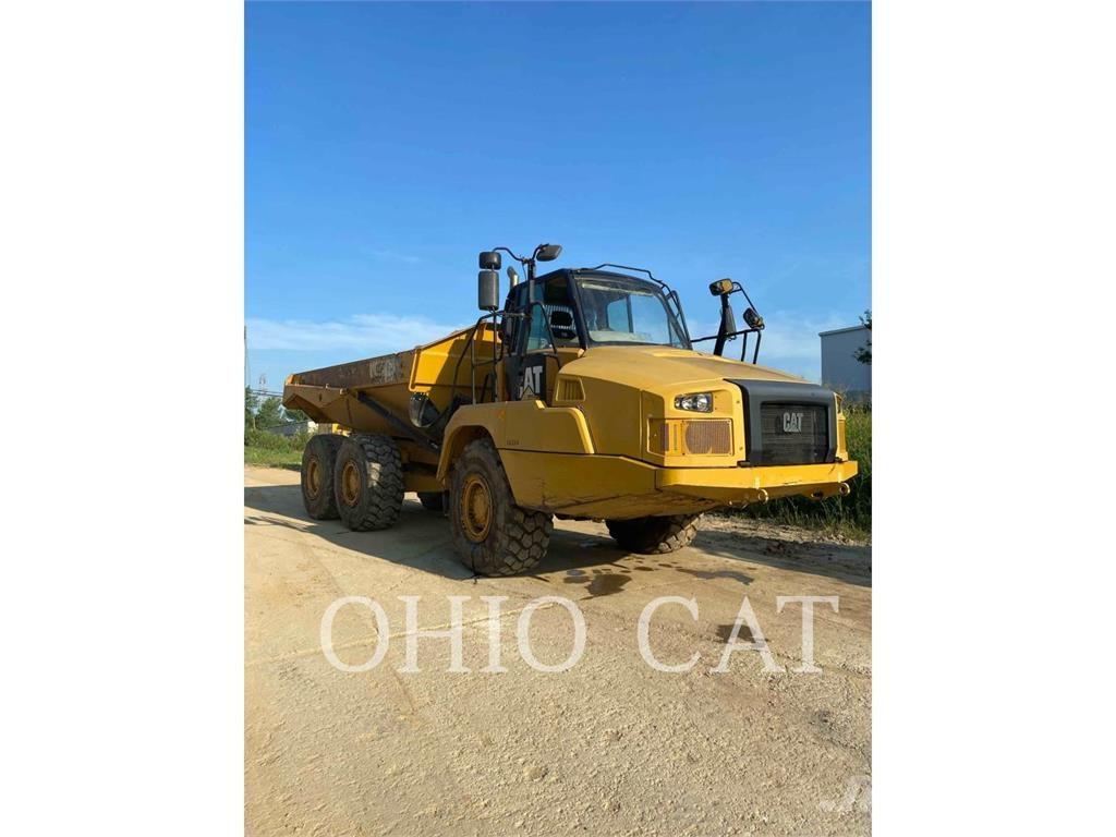 CAT 725C2 鉸接式起吊車