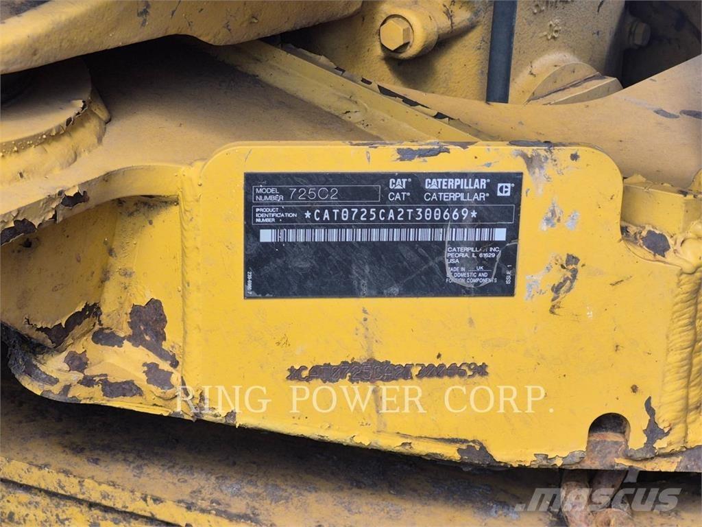 CAT 725C2TG 鉸接式起吊車