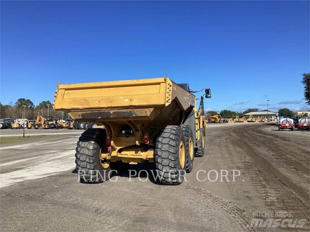 CAT 725TG 鉸接式起吊車