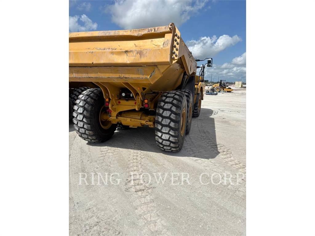 CAT 725TG 鉸接式起吊車