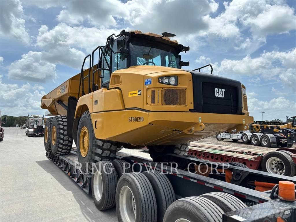 CAT 725TG 鉸接式起吊車
