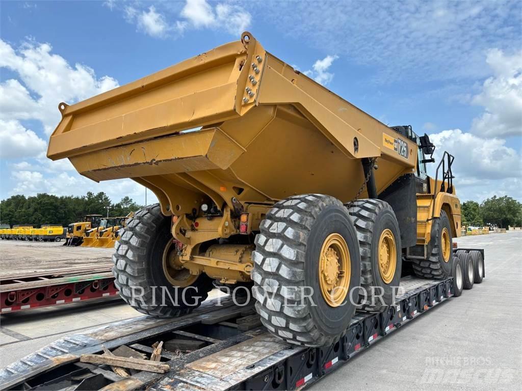 CAT 725TG 鉸接式起吊車