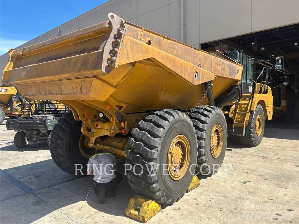 CAT 725TG 鉸接式起吊車