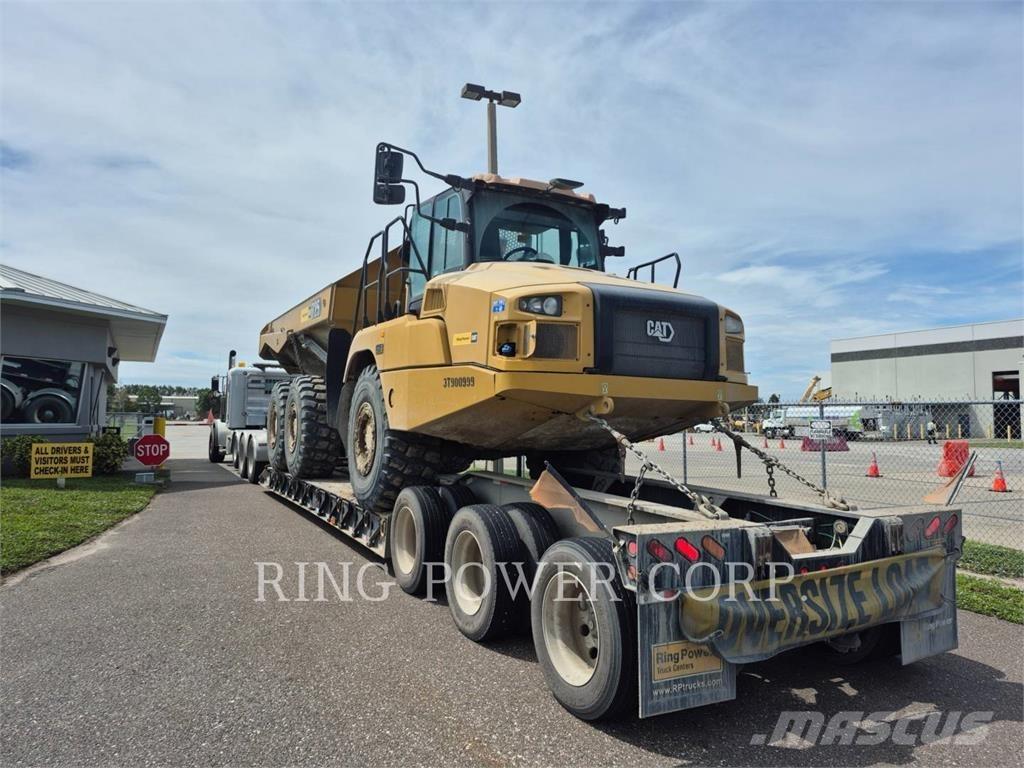 CAT 725TG 鉸接式起吊車