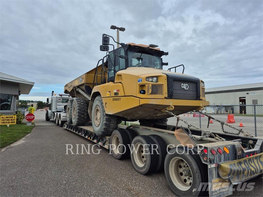 CAT 725TG 鉸接式起吊車