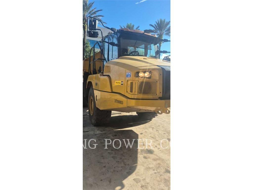 CAT 725TG 鉸接式起吊車