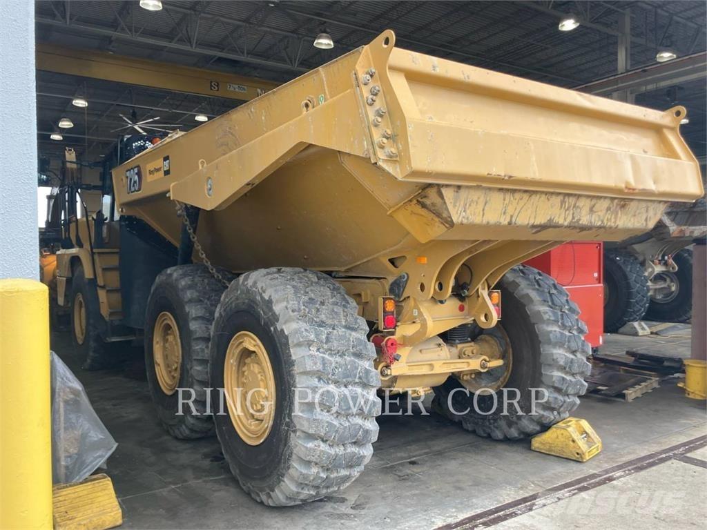 CAT 725TG 鉸接式起吊車