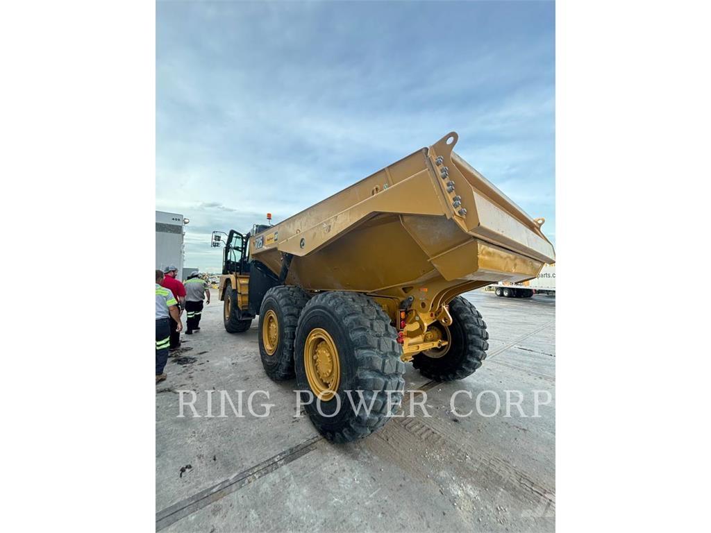 CAT 725TG 鉸接式起吊車