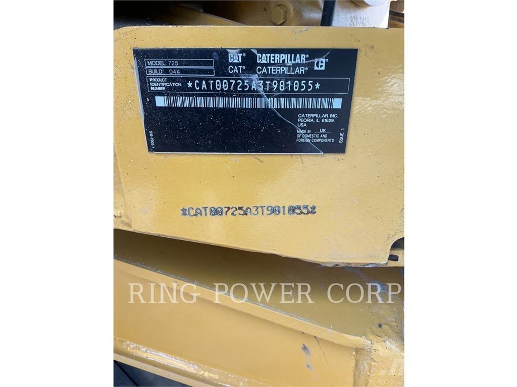 CAT 725TG 鉸接式起吊車