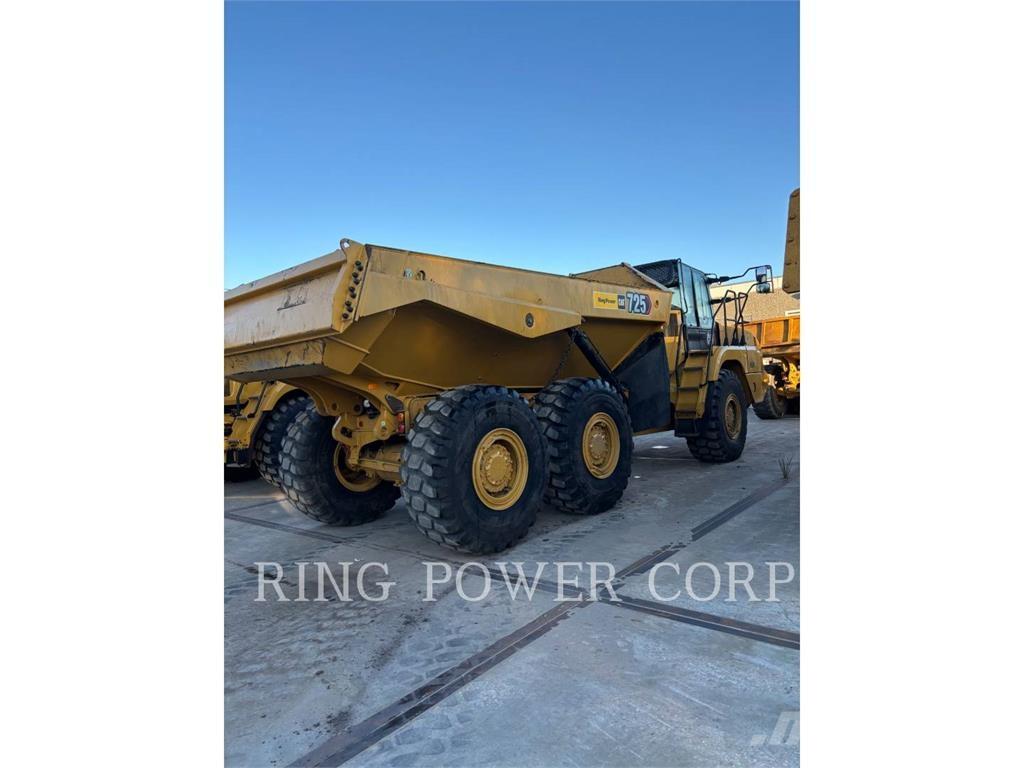 CAT 725TG 鉸接式起吊車