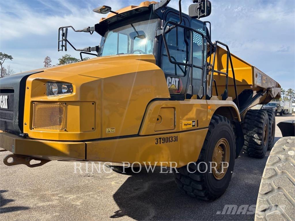 CAT 725TG 鉸接式起吊車