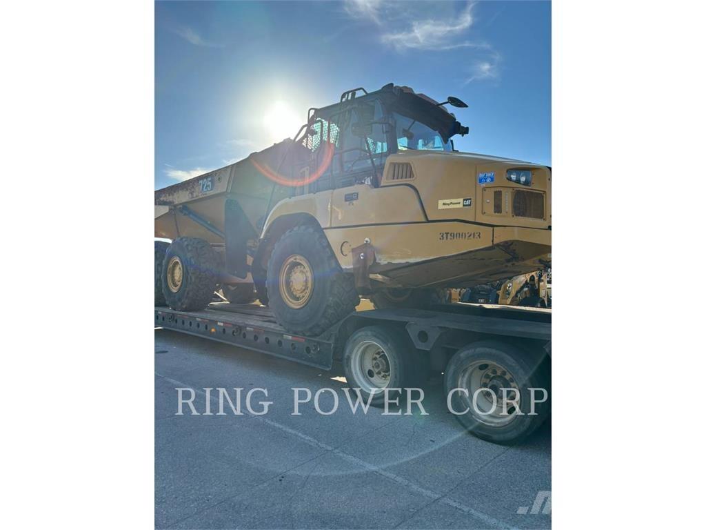 CAT 725TG 鉸接式起吊車