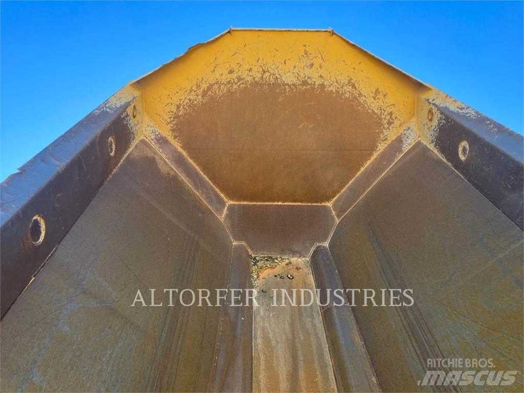 CAT 730 鉸接式起吊車