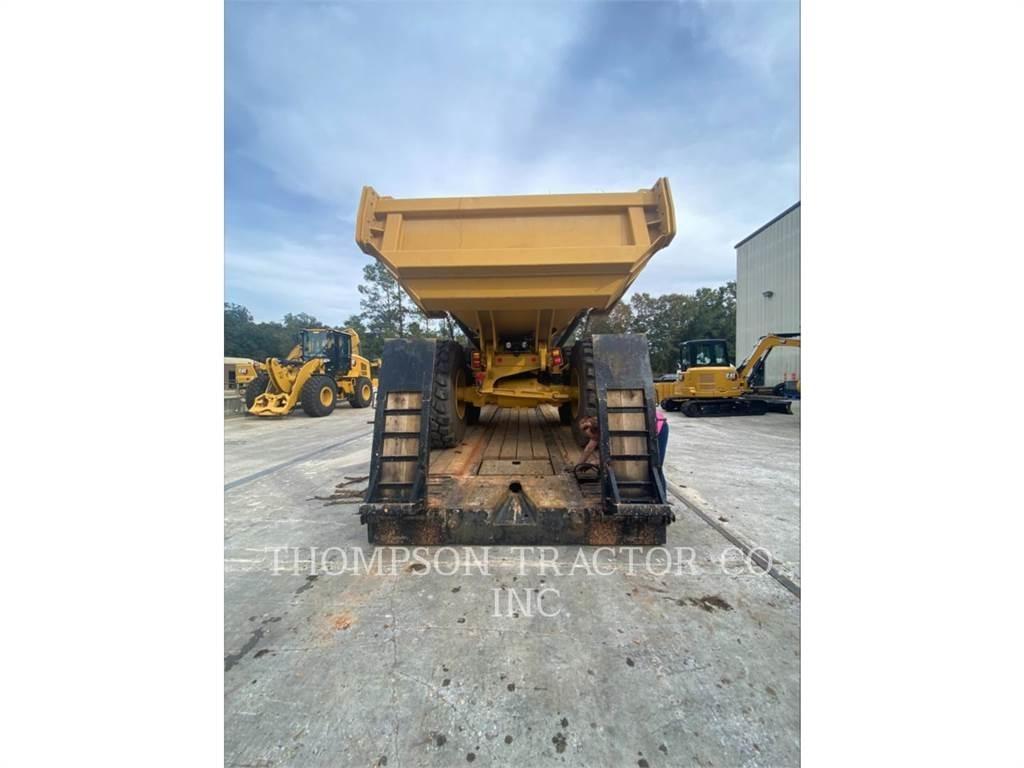 CAT 730 鉸接式起吊車