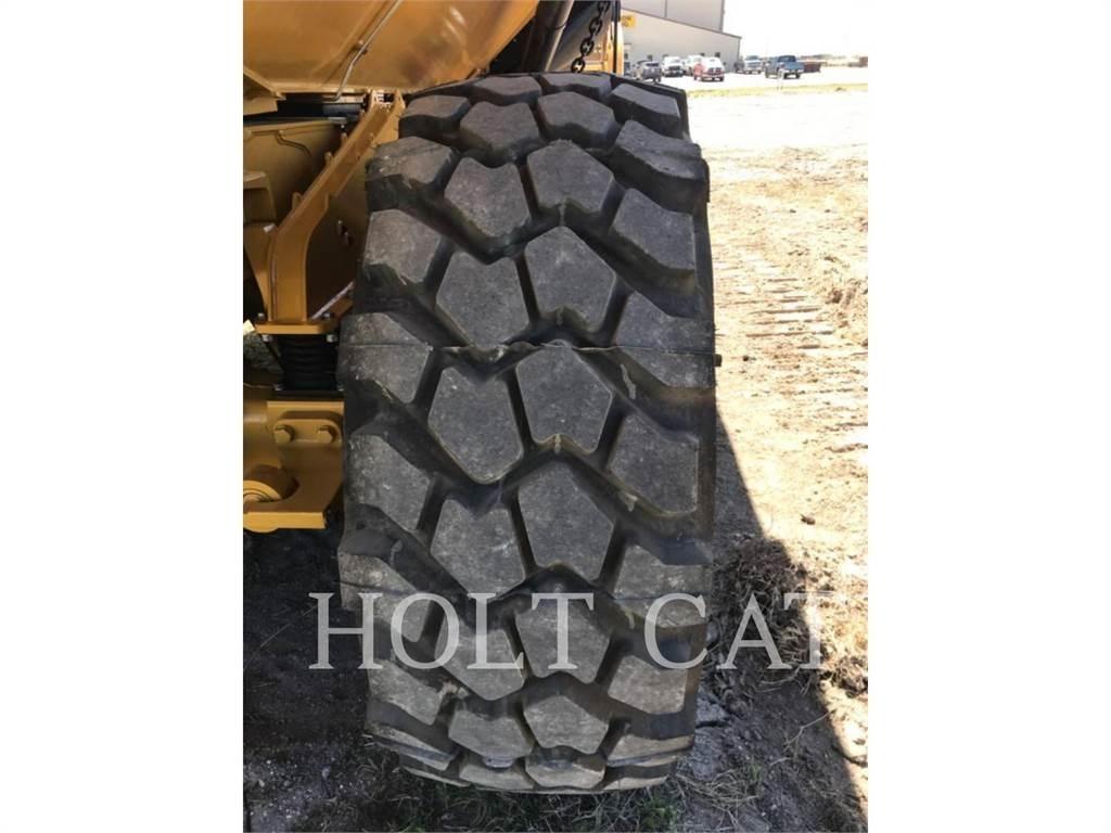 CAT 730 鉸接式起吊車