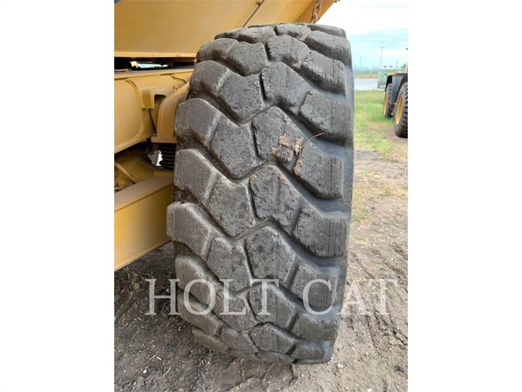 CAT 730 鉸接式起吊車