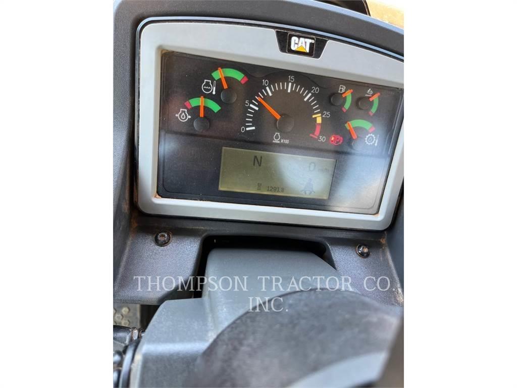CAT 730 鉸接式起吊車