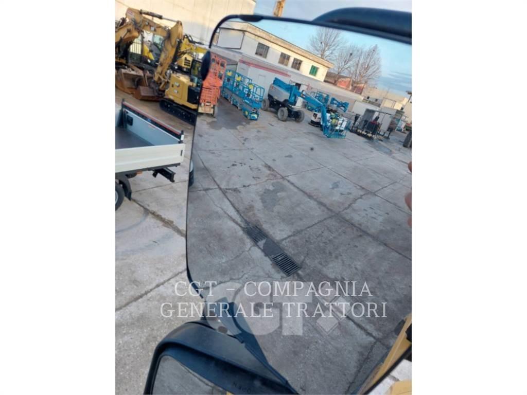 CAT 730 鉸接式起吊車
